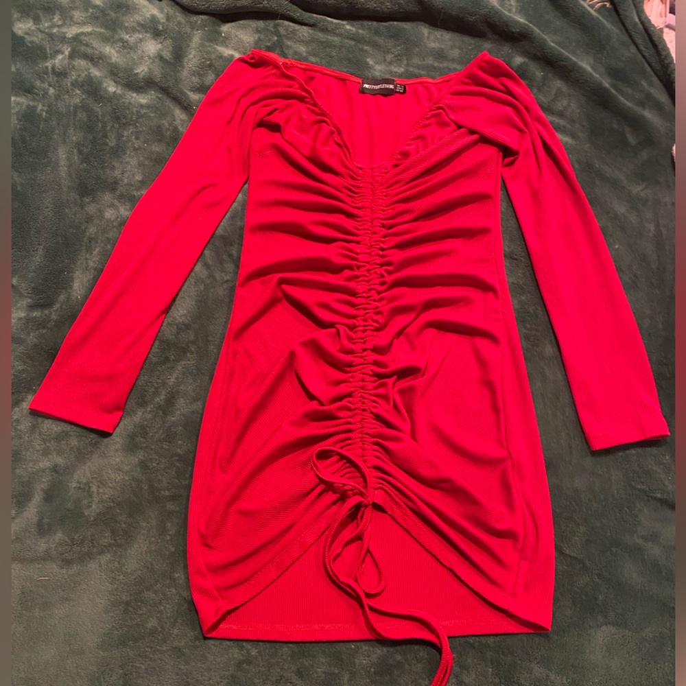 PrettyLittleThing Red Ruched Long-sleeve Blouse Size 8 (juniors)